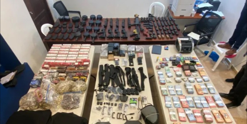 Apresan dos por cargamento ilegal armas enviadas desde EU